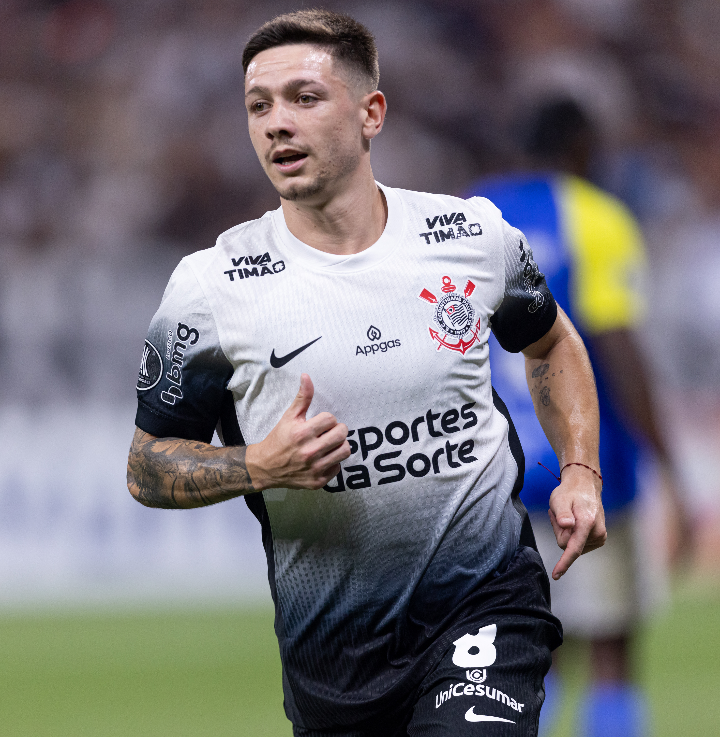 Garro retorna ao CT do Corinthians com 