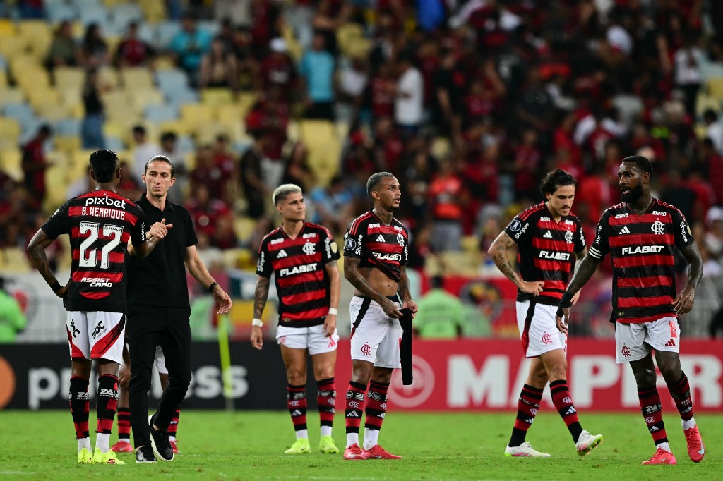 Filipe Luís assume culpa por derrota do Flamengo na Libertadores: Prejudiquei a equipe