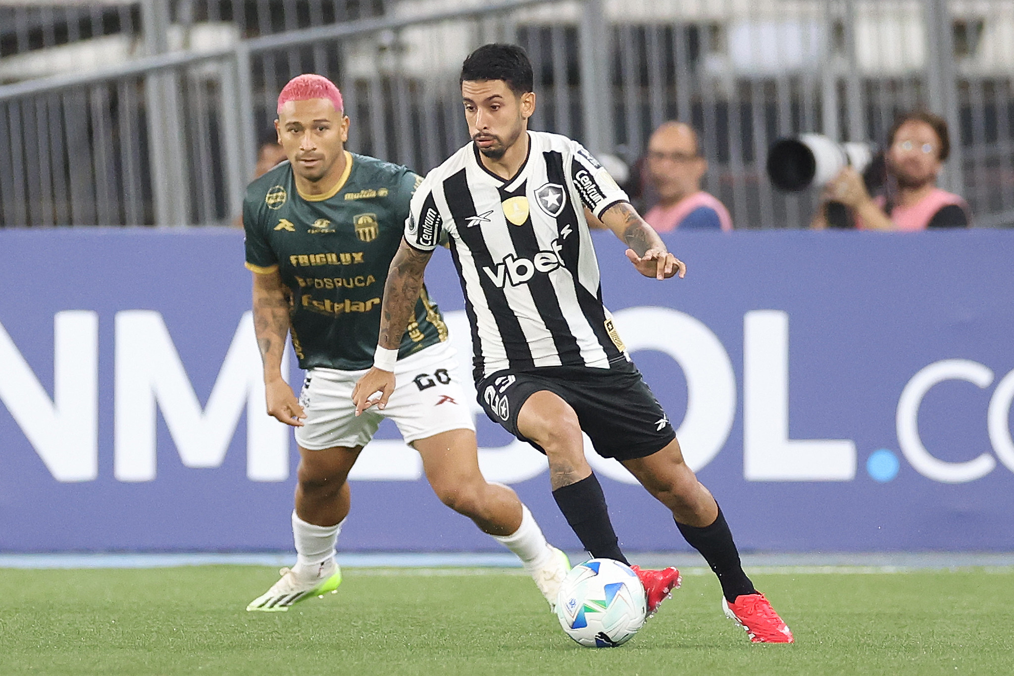 Veja fotos da partida entre Botafogo e Carabobo pela Libertadores ...