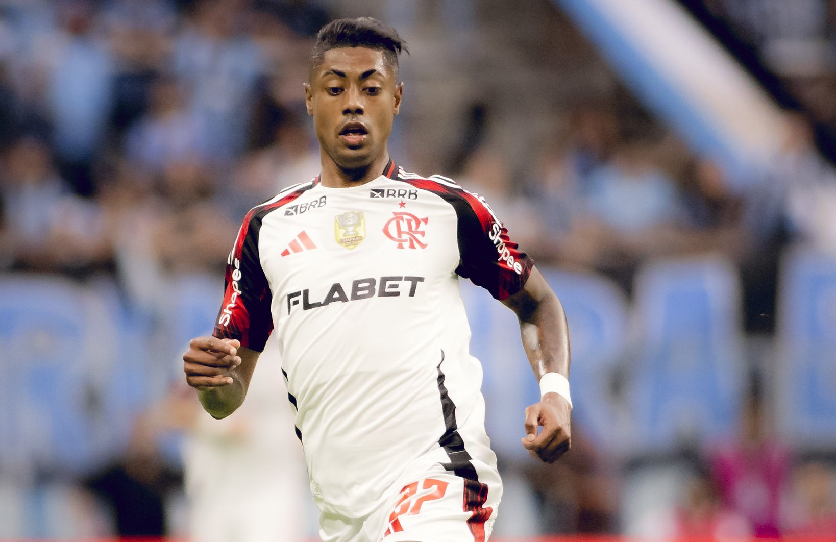 Bruno Henrique, do Flamengo, enfrenta acusação de fraude esportiva.