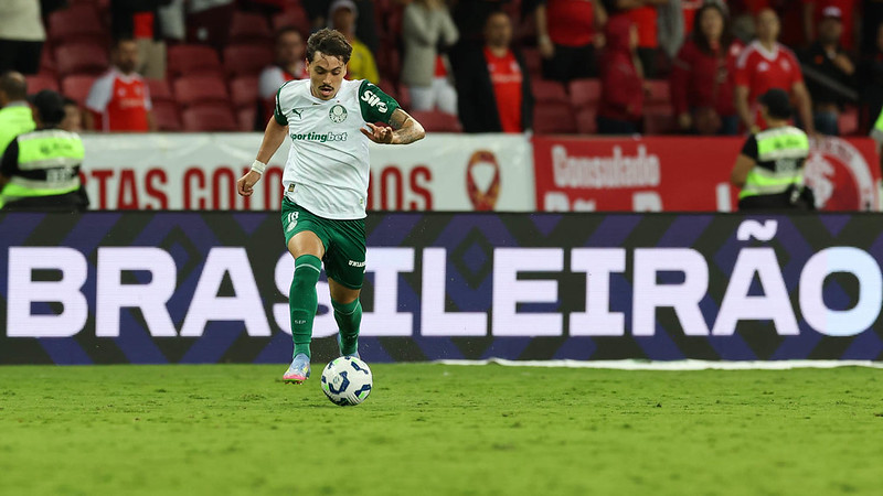 Mauricio retorna aos gramados pelo Palmeiras após cirurgia no ombro