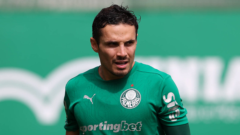 Supresa na Escalação: Veiga Participa de 1º Gol do Palmeiras no Brasileirão