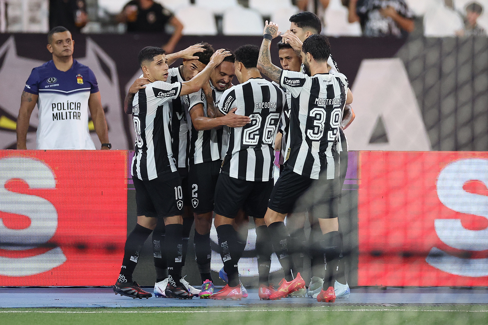 Botafogo x Capital-DF: veja prováveis escalações e onde assistir ao ...