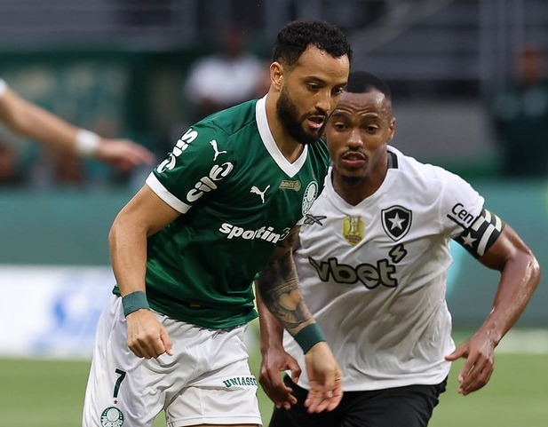 Felipe Anderson: temporada de altos e baixos no Palmeiras gera debate acirrado entre torcedores