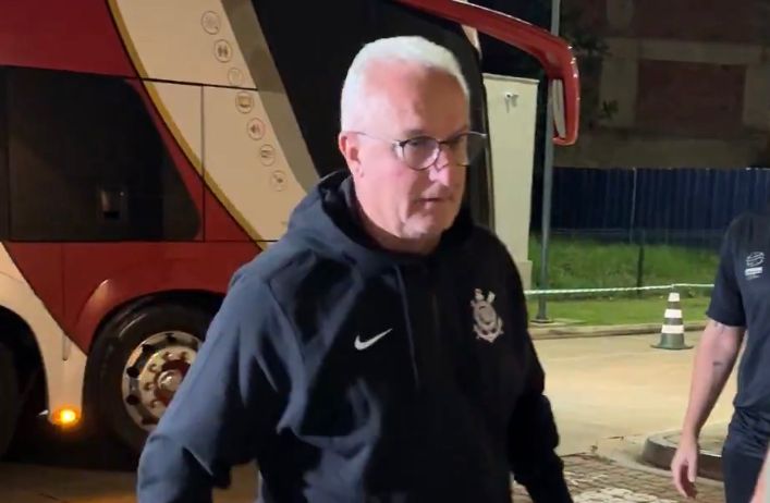 Corinthians chega em São José do Rio Preto para jogo contra Novorizontino.