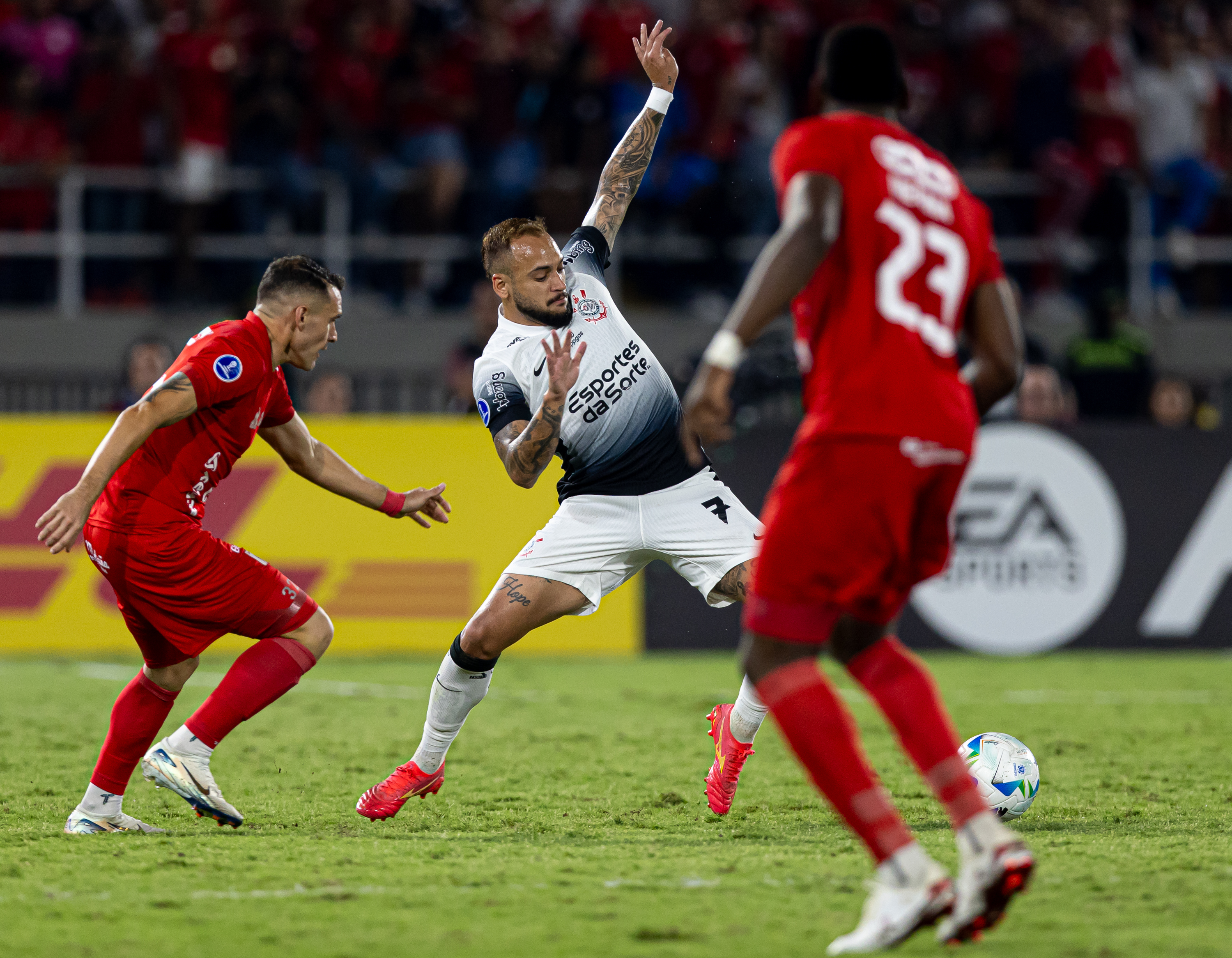 MAIS UM PASSO PARA A RECUPERAÇÃO! Maycon se aproxima de alcançar feito importante no Corinthians!