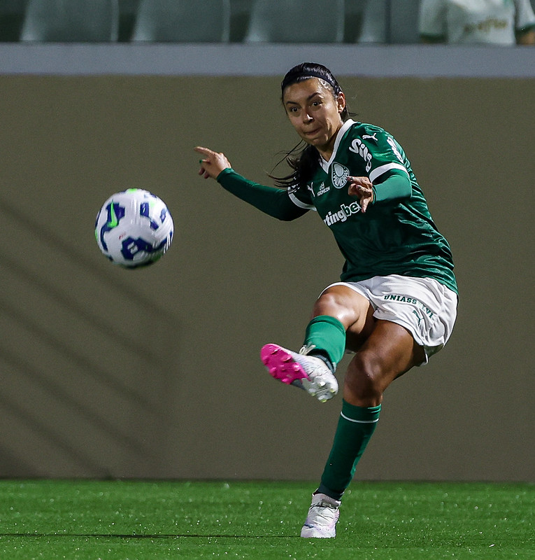 Flamengo x Palmeiras: prováveis escalações e transmissão do jogo do Brasileiro feminino.