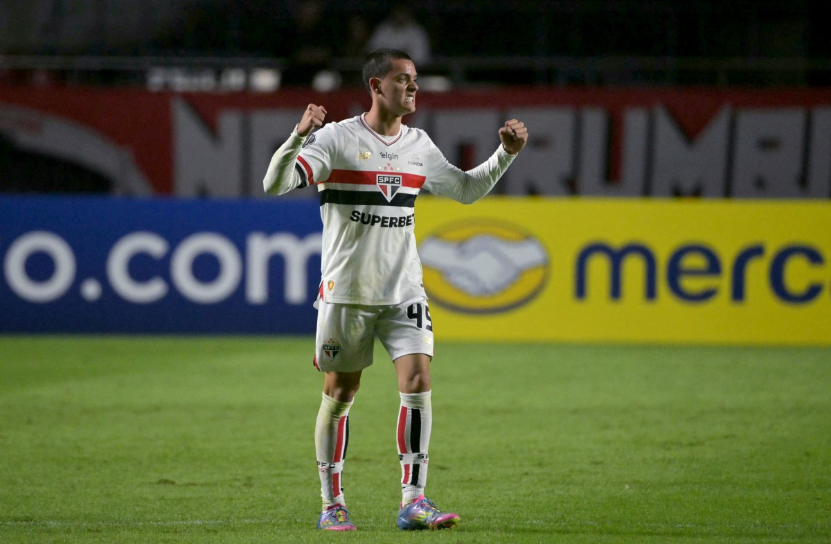 2 BAIXAS NA EQUIPE! Dois jogadores convocados desvalcam o Tricolor: torcedores fazem enquete 