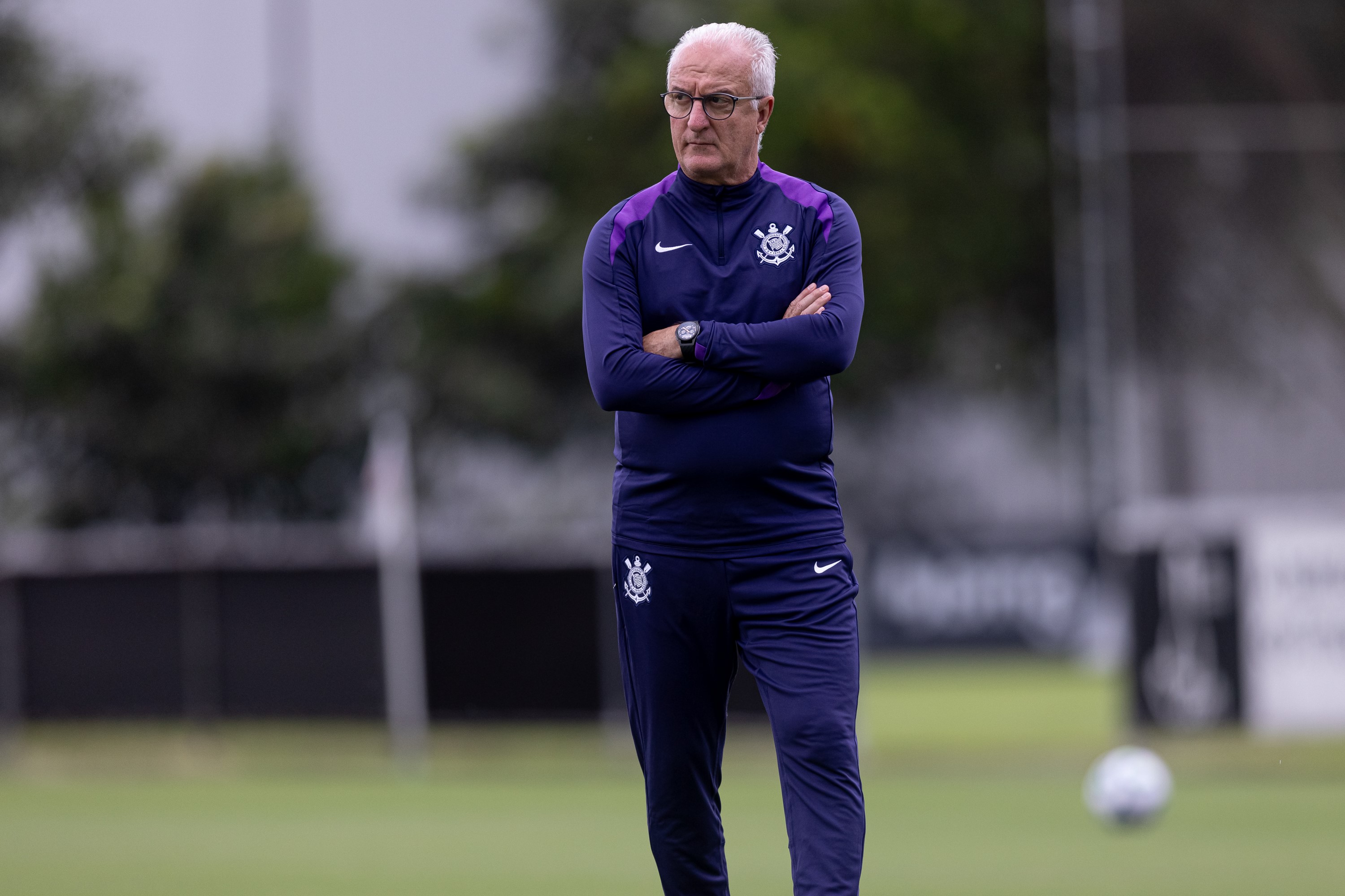 Corinthians inicia preparação para enfrentar o Internacional após estreia de Dorival.