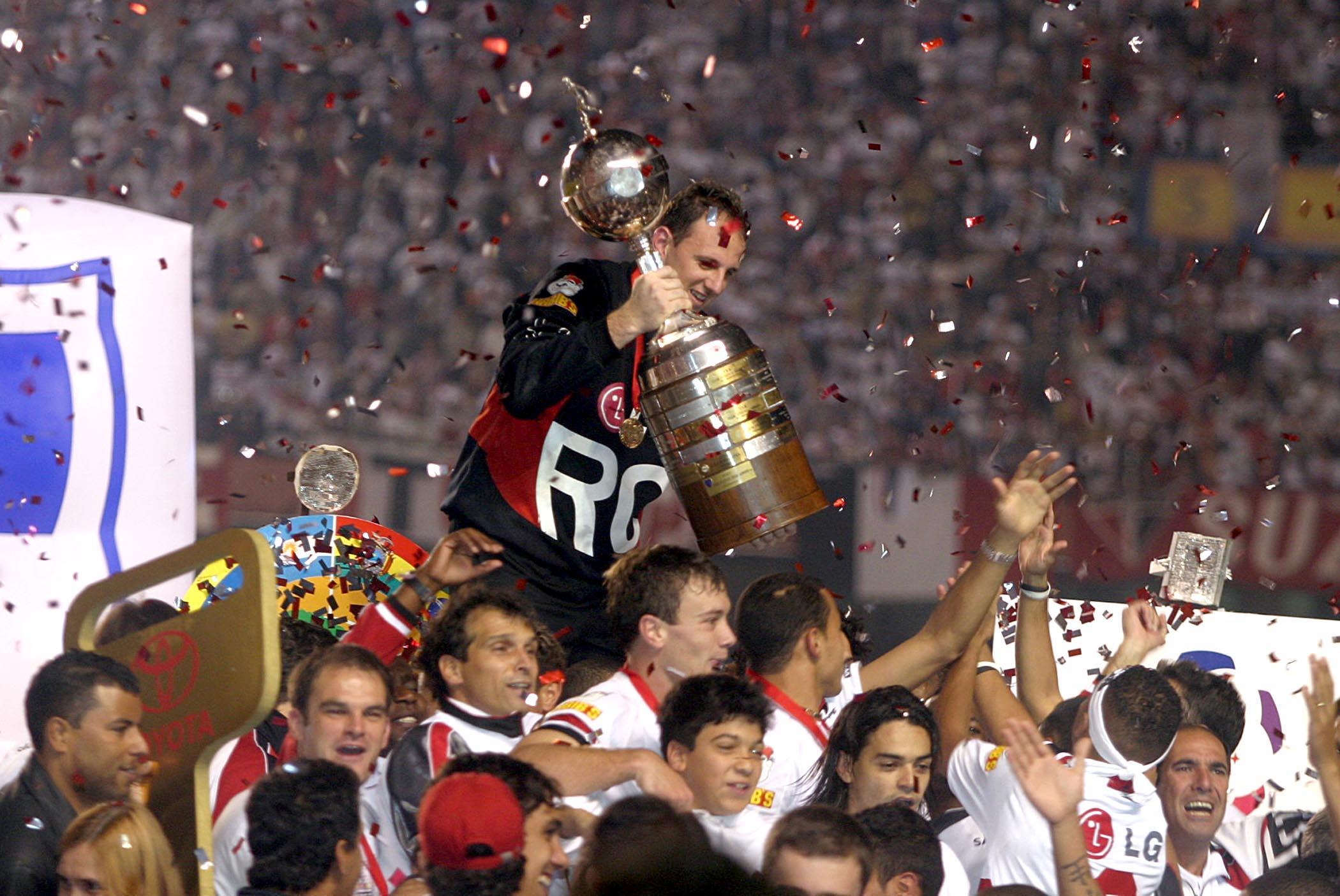 São Paulo celebra 21 anos do tricampeonato da Libertadores