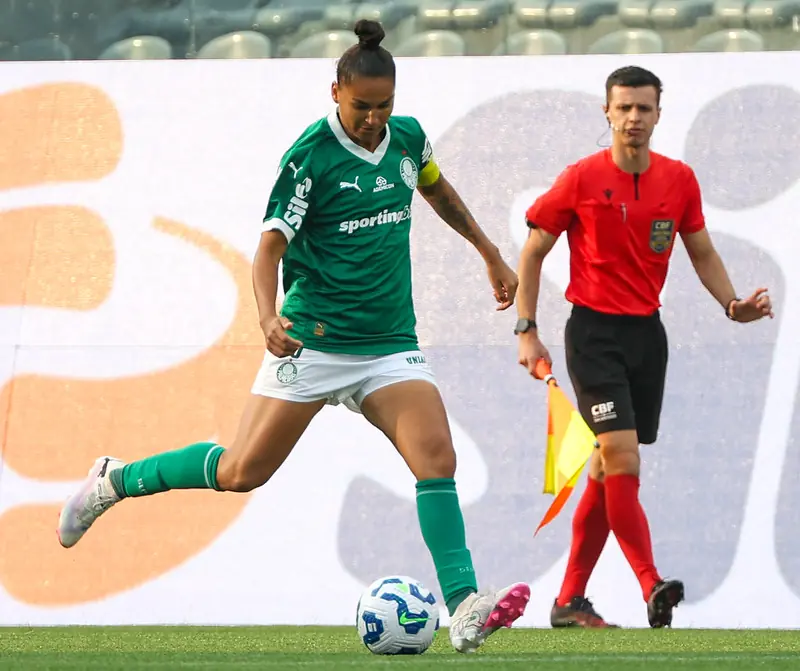 Amanda Gutierres marca dois, e Palmeiras vence Real Brasília pelo Brasileiro feminino