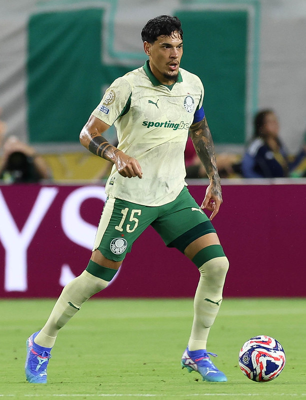 Jogando muito: Mesmo sem títulos, Gómez mantém status de unanimidade no Palmeiras