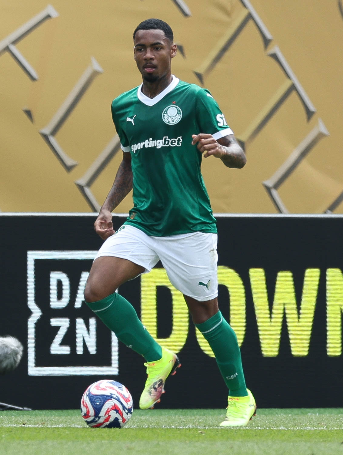 Allan se destaca como titular e intensifica disputa no ataque do Palmeiras