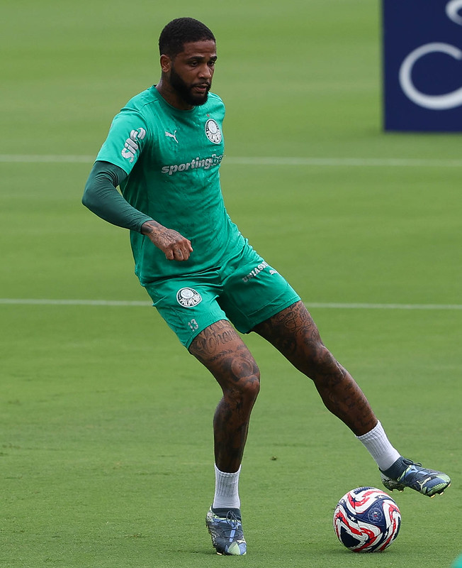 Opções de Abel Ferreira para a zaga do Palmeiras contra o Chelsea