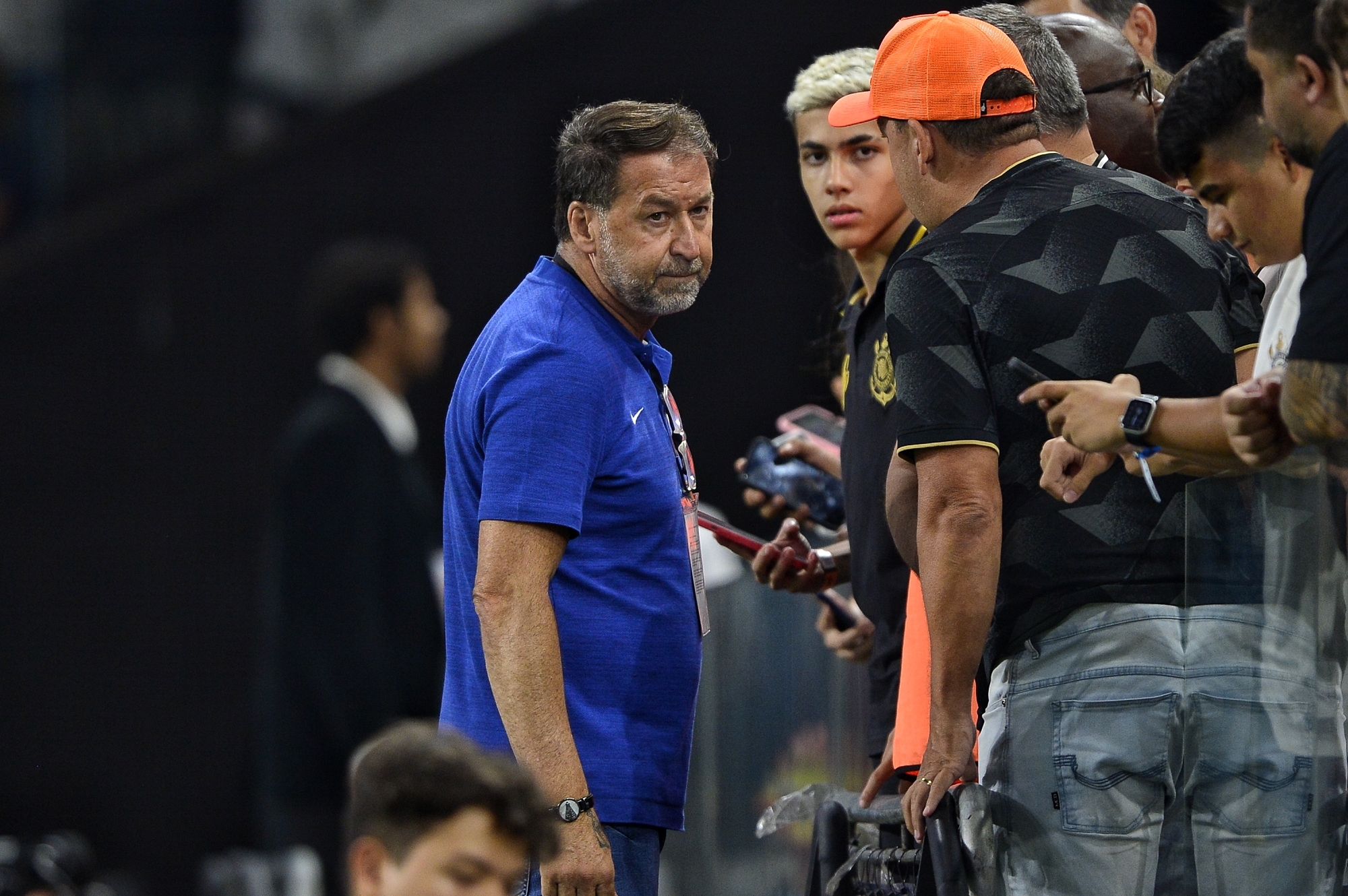 Corinthians corre risco de perder patrocinadores com possível retorno de Augusto Melo