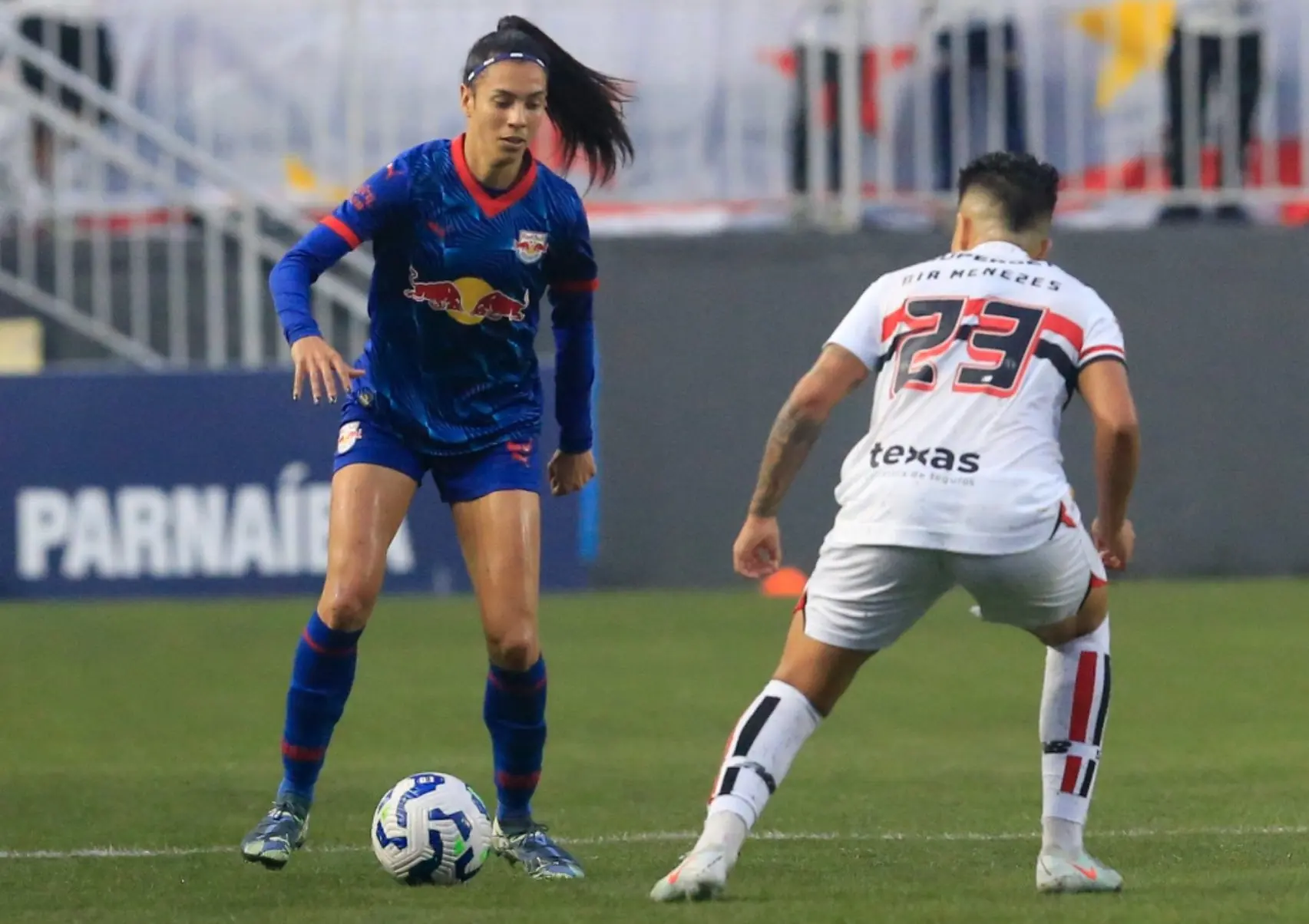 São Paulo goleia Red Bull Bragantino e assume vice-liderança do Brasileirão feminino