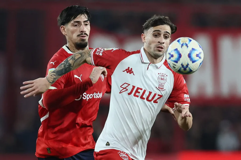 Kevin Lomonaco, do Independiente, em jogo contra o Huracan