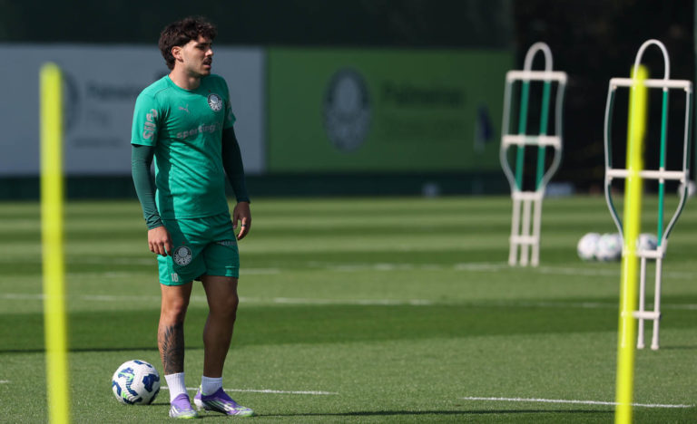 Abel Comanda Treino Tático Para Jogo Contra o Mirassol no Interior Paulista