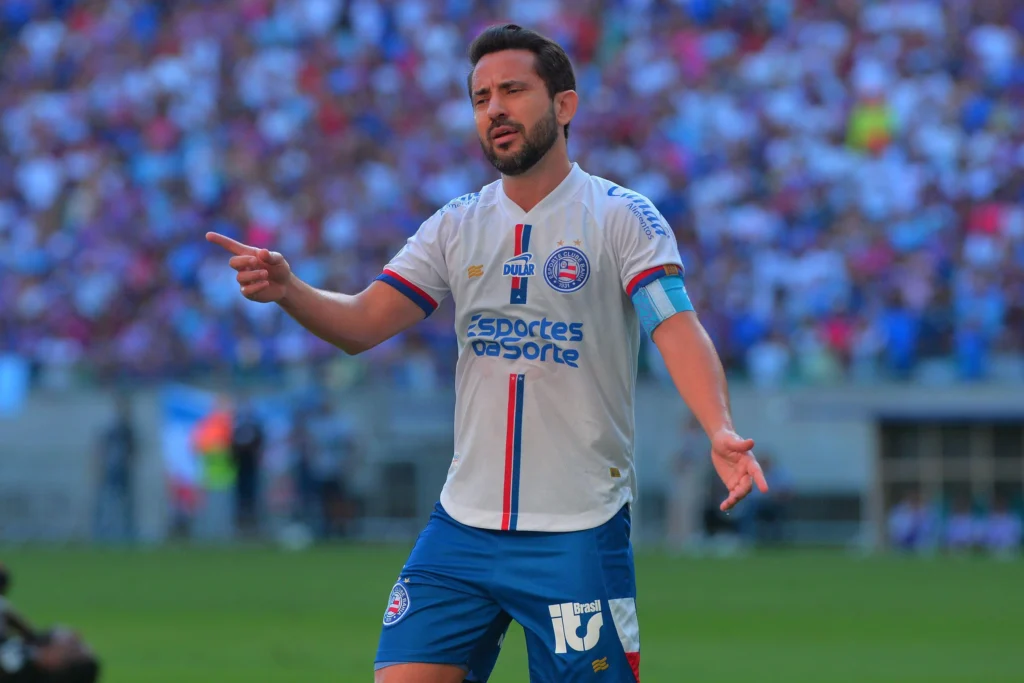 Bahia de Everton Ribeiro esta nas fases decisivas da Copa do Nordeste