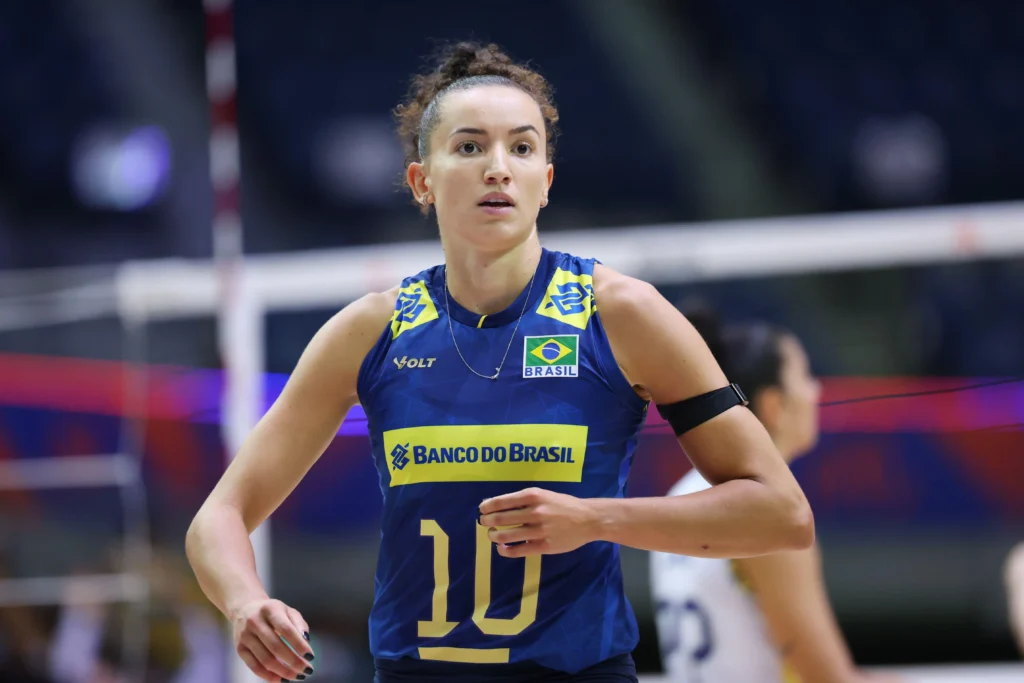 Gabi é uma das esperanças do Brasil na Liga das Nações de Vôlei (VNL)