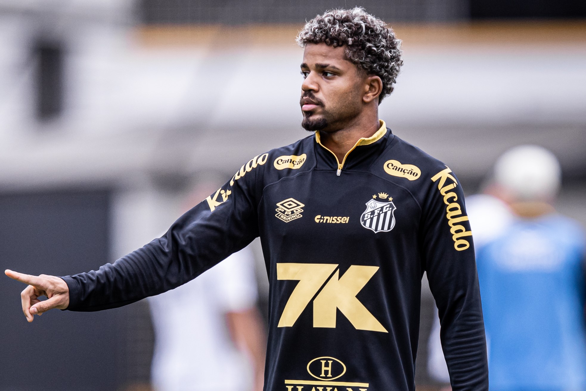 Santos acerta empréstimo de lateral esquerdo para o Sport - Gazeta ...