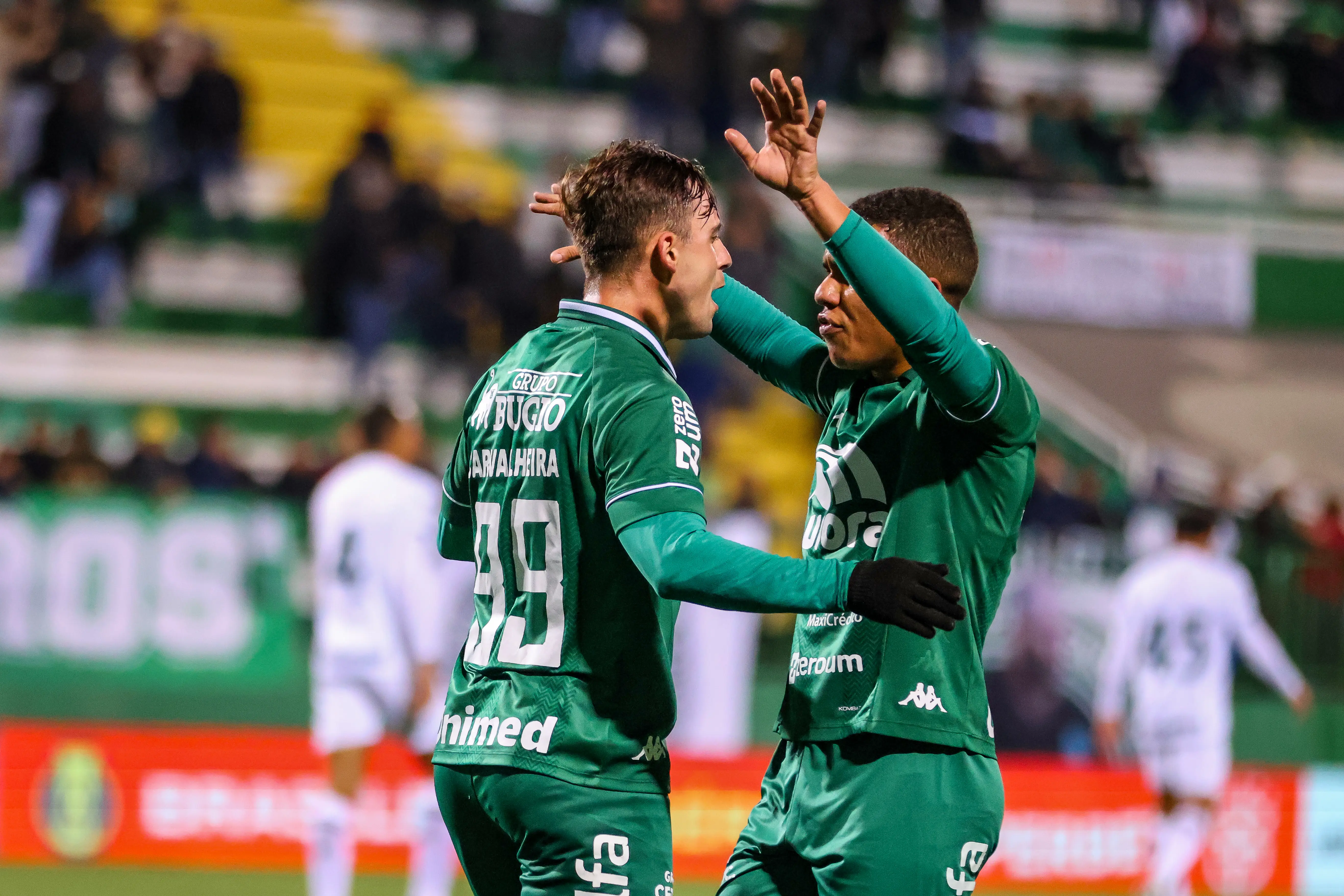 Operário x Chapecoense: prováveis escalações e onde assistir ao jogo pela Série B Imagem ilustrativa para a matéria