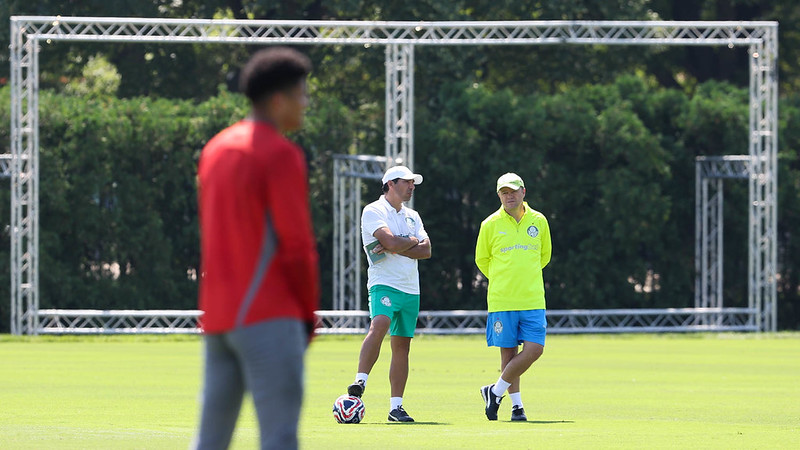 Abel Aponta Ajustes no Palmeiras para Enfrentar o Chelsea: Desafio Importante.