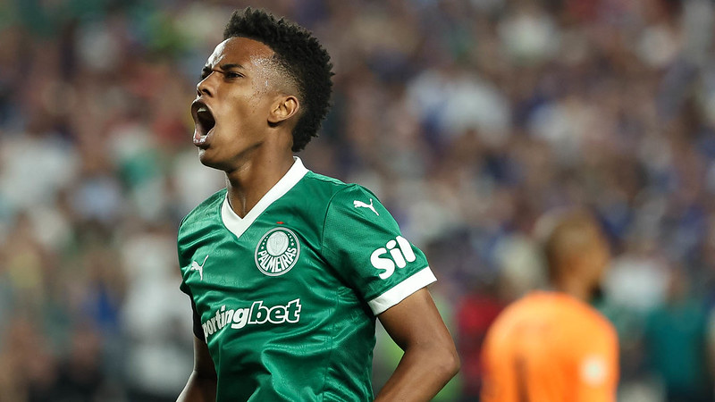 Despedida de Estêvão: Golaço, Emoção e Frustração Contra Futuro Clube