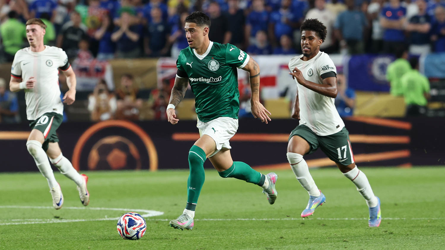 Palmeiras espera decisão da CBF sobre confronto com o Santos