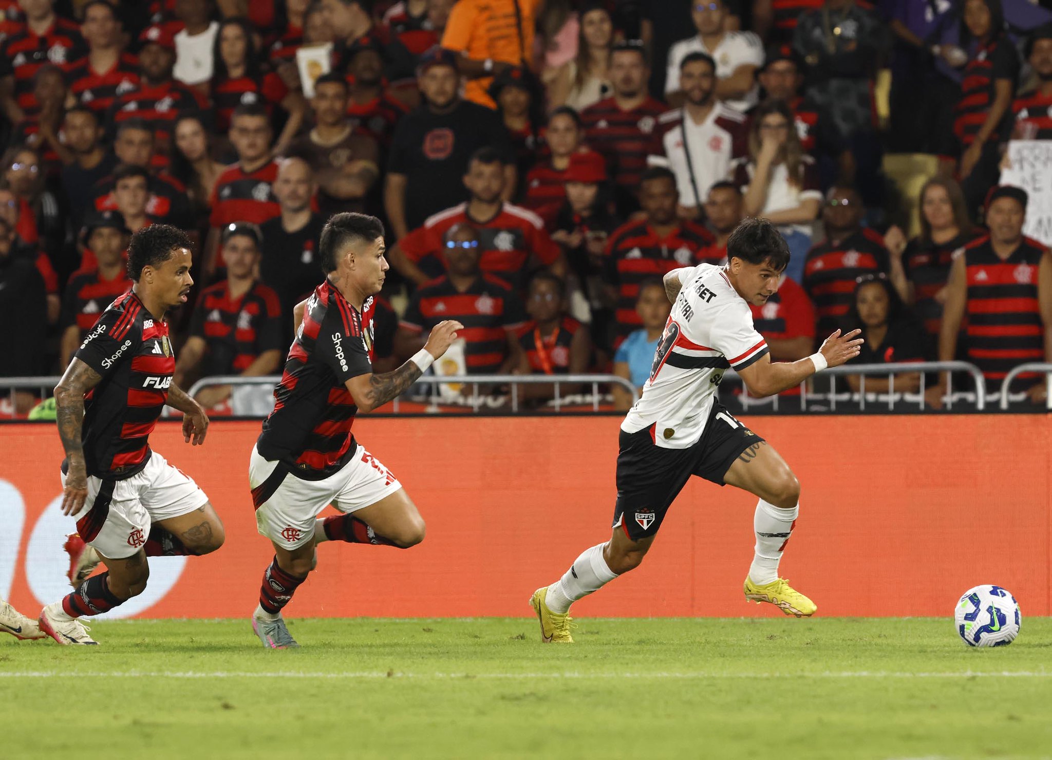RECORDE NEGATIVO: Crespo reestreia e São Paulo tem pior desempenho ofensivo no Brasileirão