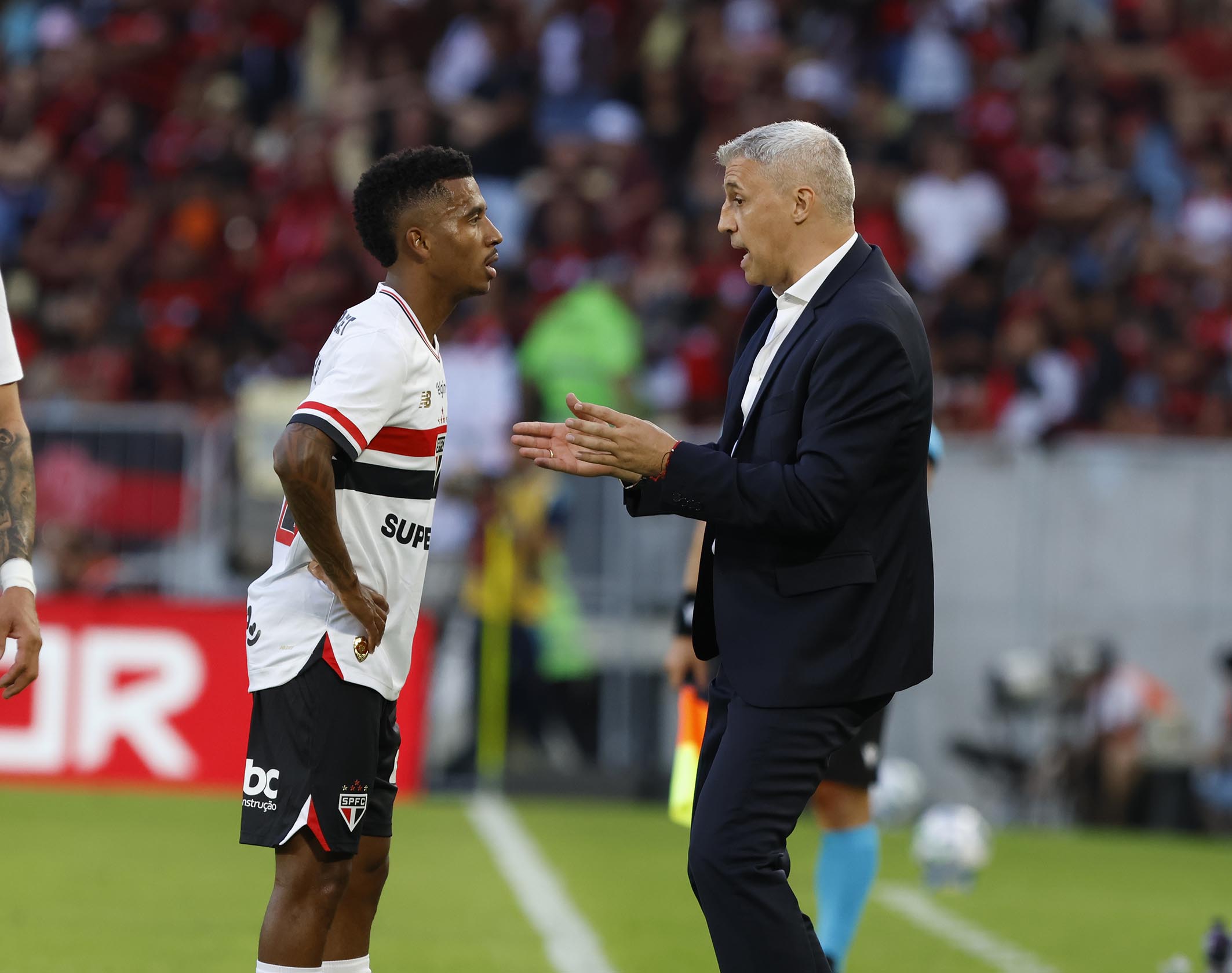 Crespo enfrenta desafios na reestreia e precisa de muito trabalho no São Paulo