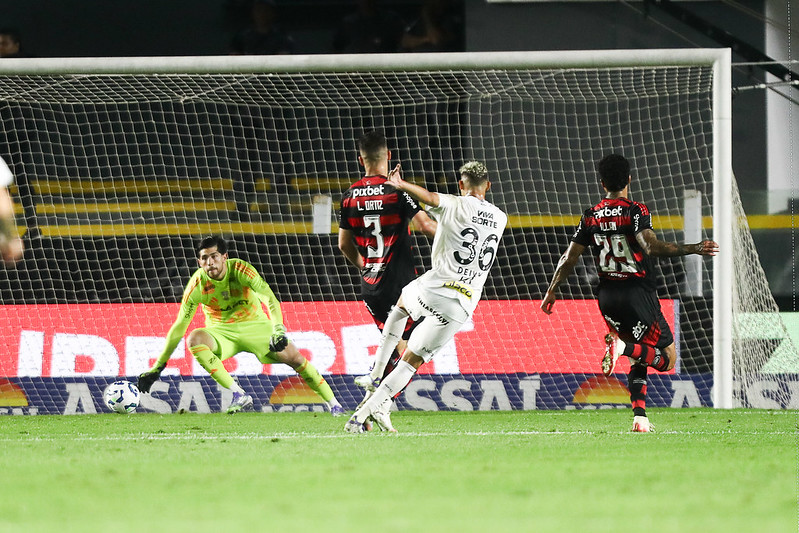 Neymar é elogiado por Léo Pereira após derrota do Flamengo