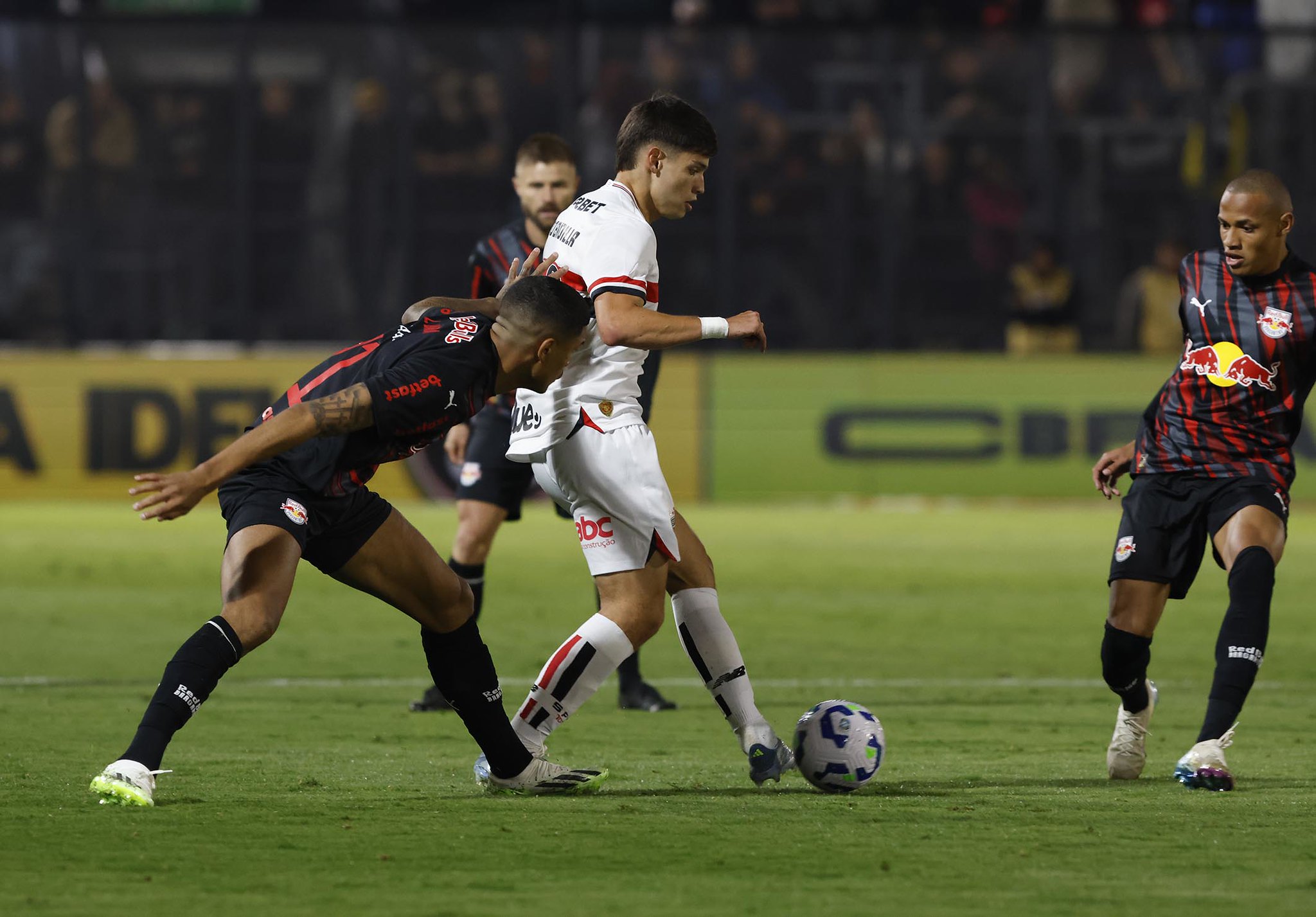 Red Bull Bragantino e São Paulo: fotos do duelo pelo Brasileirão