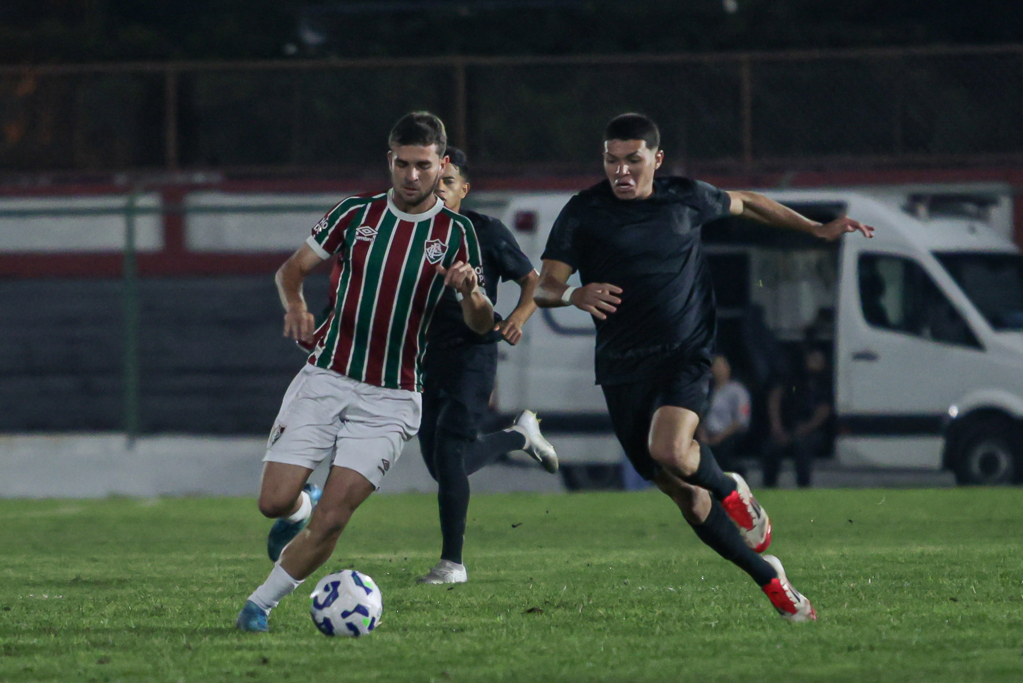 Corinthians leva goleada do Fluminense no Brasileirão sub-20 após eliminação.