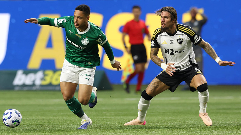 Pressão no Palmeiras: Vitor Roque destaca importância de participação em gol.