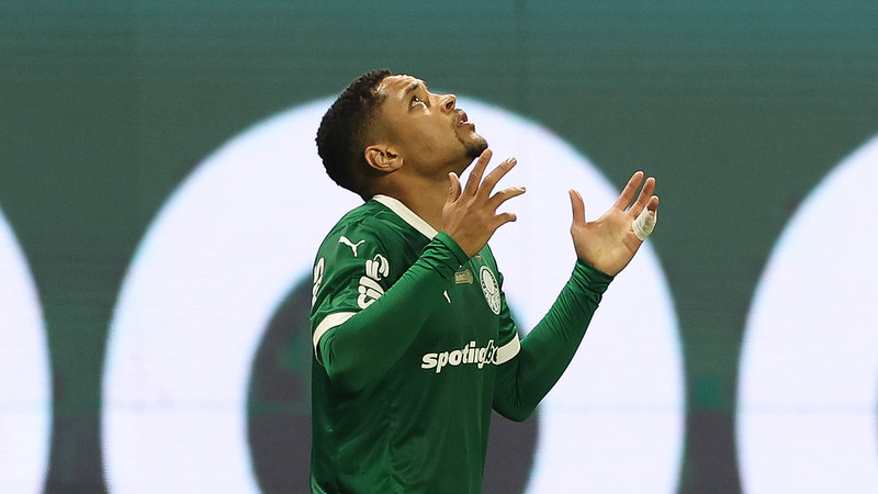 Destaque de Vitor Roque em Partida Sólida pelo Palmeiras Contra o Galo