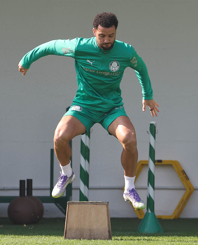 Felipe Anderson sofre lesão e deixa campo em Palmeiras x Fluminense.