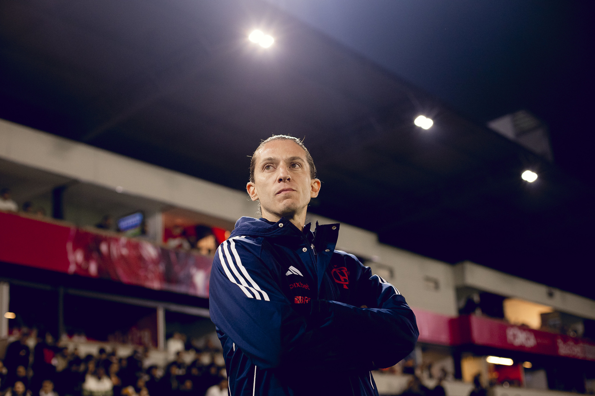Filipe Luís afasta polêmicas e destaca grupo blindado no Flamengo.