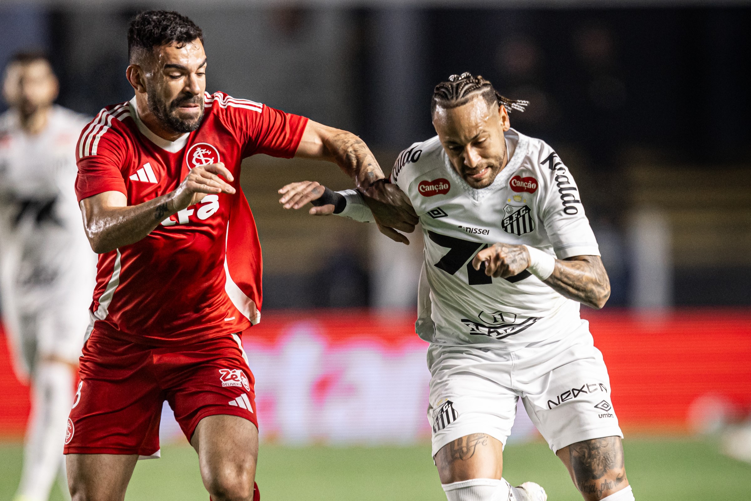 Assista aos gols da vitória do Inter sobre o Santos na Vila Belmiro