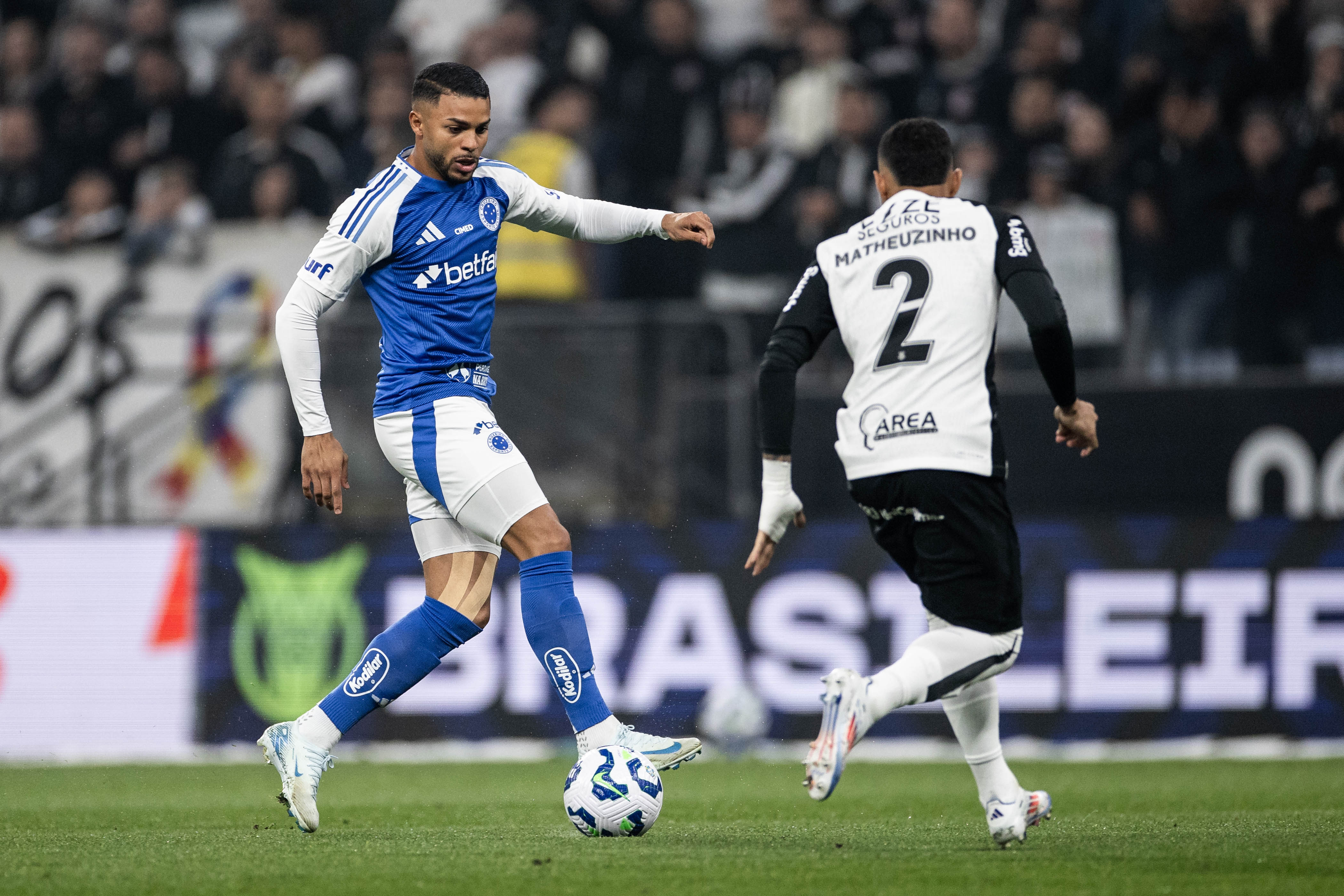 Galeria de fotos: Corinthians enfrenta Cruzeiro pelo Brasileirão com destaque para atuação dos times.