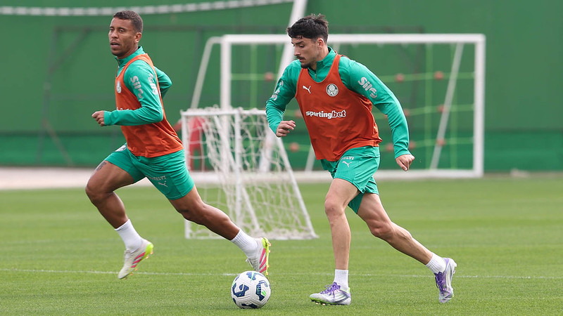 Piquerez participa de treino antes de confronto com Grêmio.
