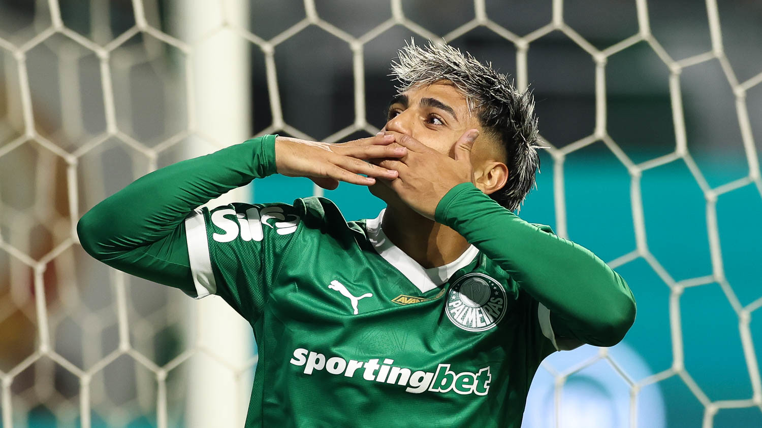 Facundo Torres sobe em ranking de uruguaios com mais gols no Palmeiras.