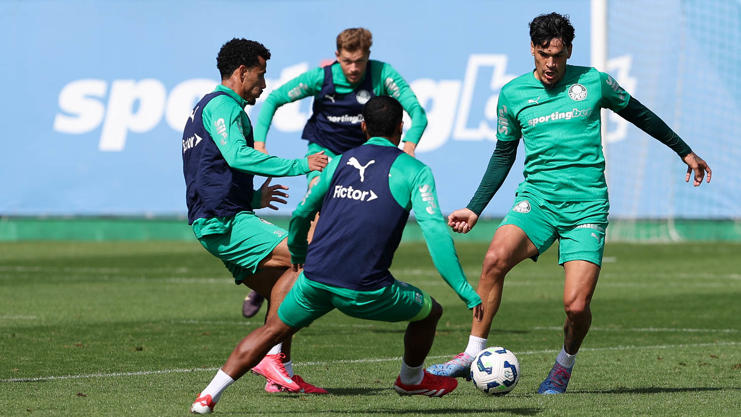 Veja fotos do treino do Palmeiras nesta segunda-feira no Centro de Treinamento.