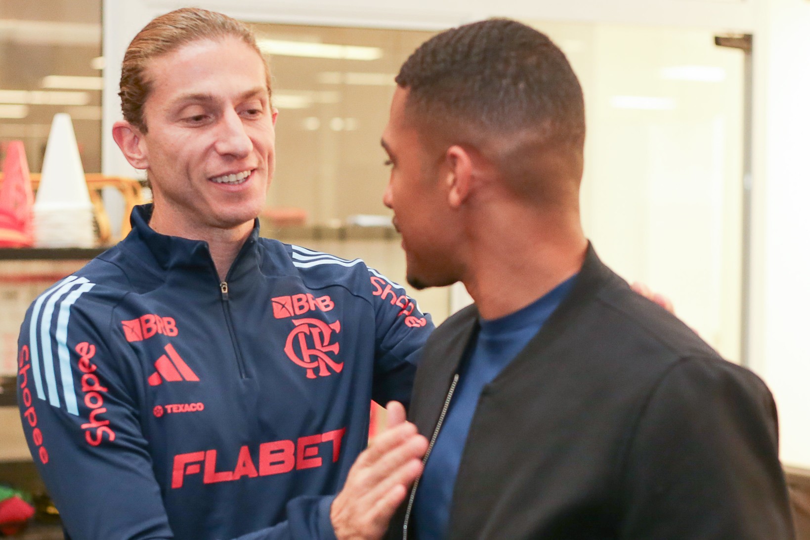 Contratações de Saúl e Lino pelo Flamengo: possível favorecimento ao Atlético de Madrid.