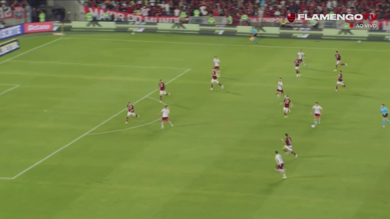 Destaques: Flamengo vence Fluminense por 1 a 0 no Brasileirão.