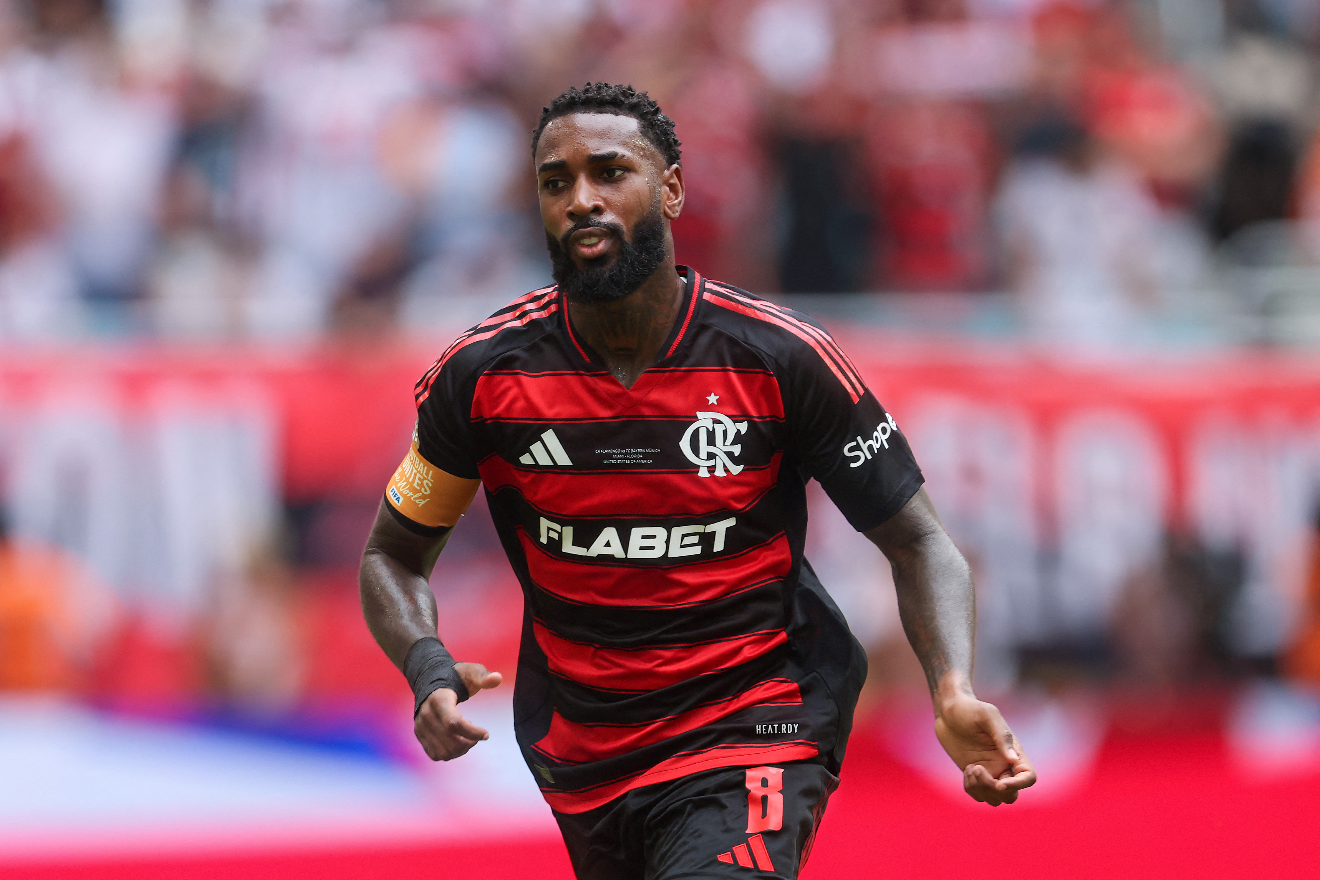 Zenit paga multa rescisória de Gerson e jogador deixa o Flamengo.