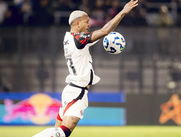 Acertado com a Roma, Wesley se despede do Flamengo: “Não é um adeus, é um até logo”