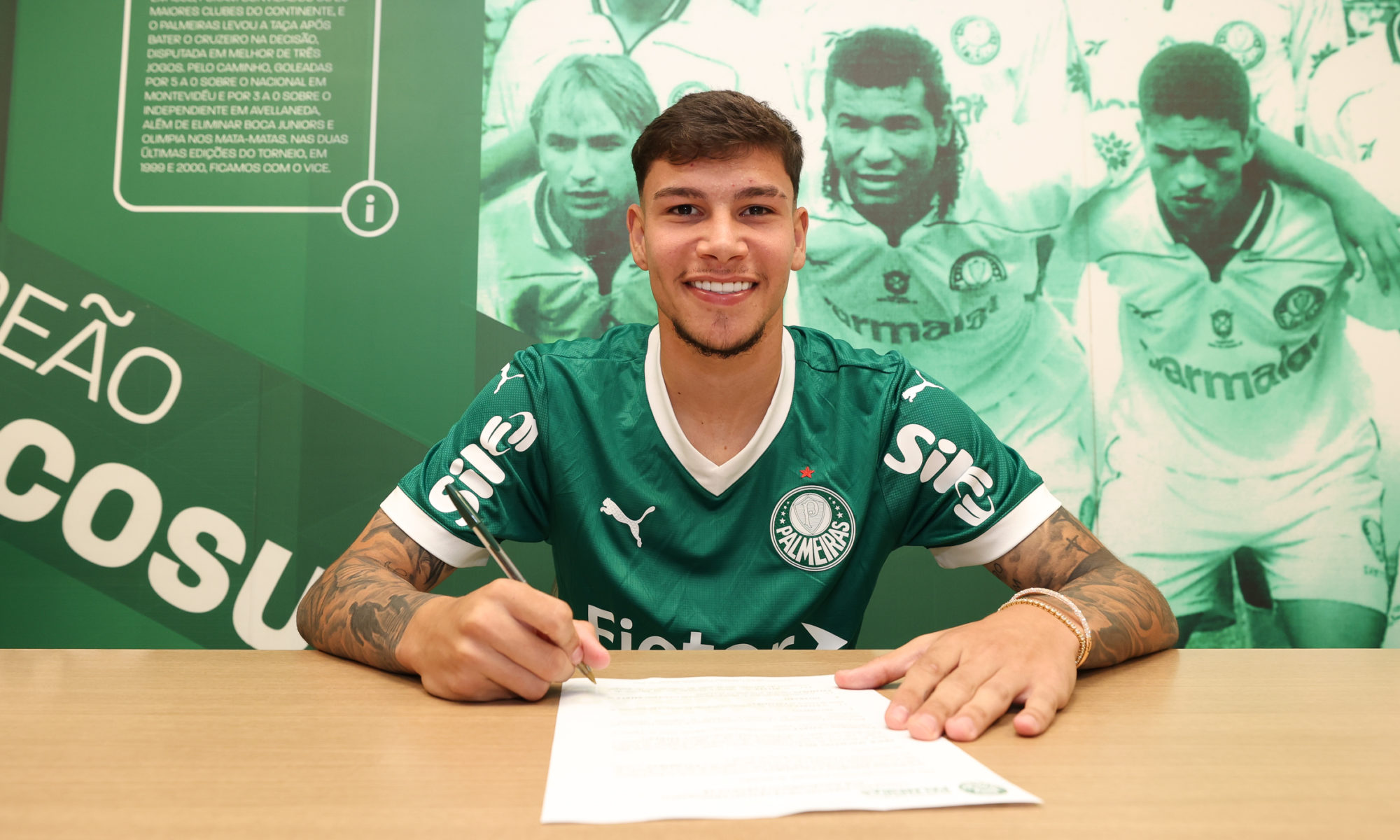 RENOVOU! Joia da base renova contrato com o Palmeiras até 2028