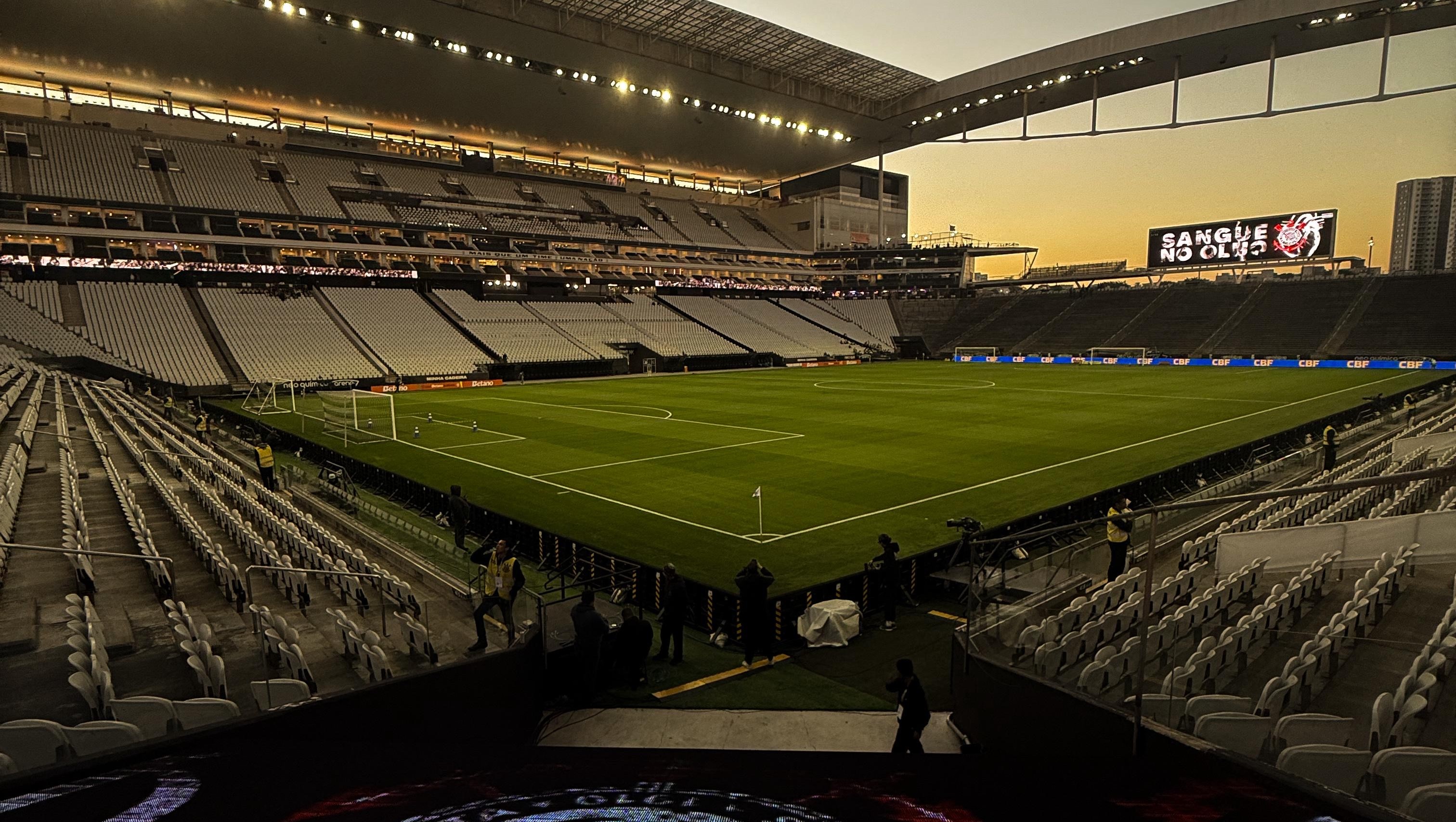 Corinthians conta com retorno de trio e Palmeiras terá Sosa em 