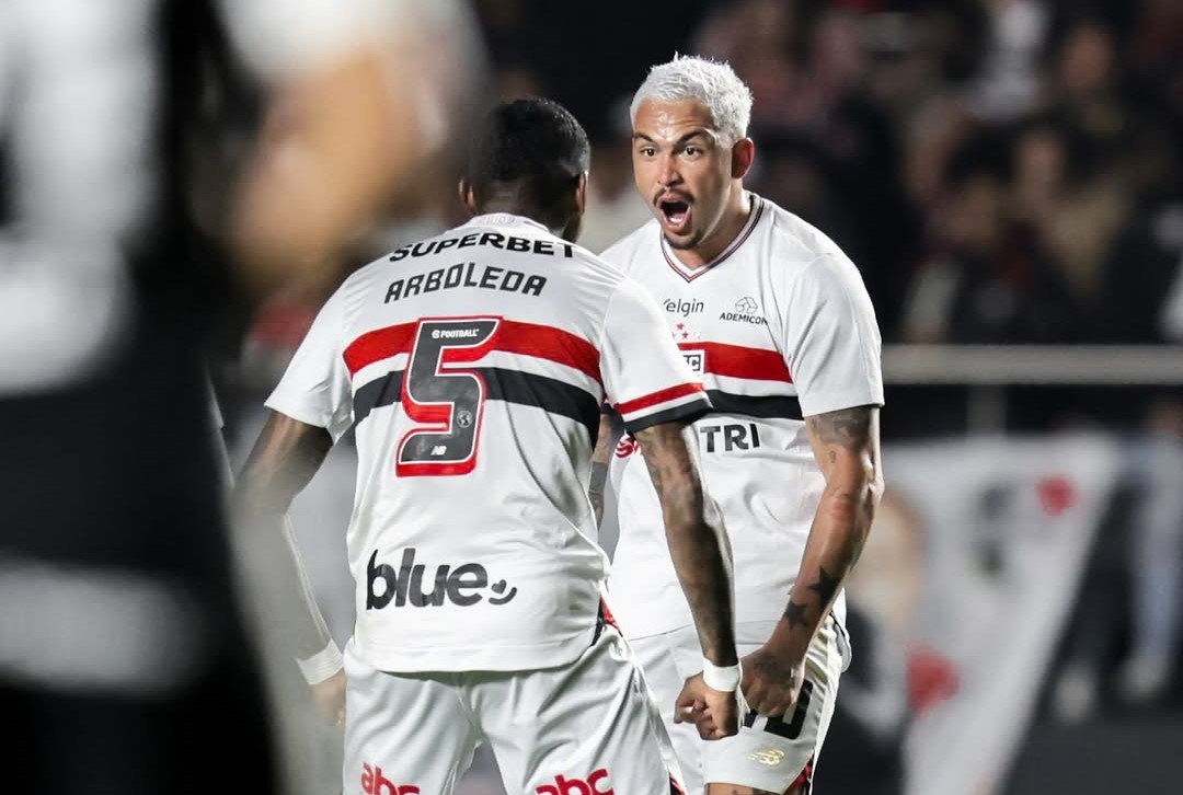 Luciano destaca-se e São Paulo supera Corinthians, se distanciando do Z4